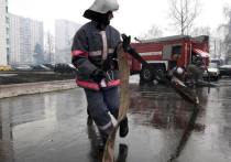 Пресс-служба МЧС сообщила, что в Красногорске произошел крупный пожар на складе с вторсырьем пластика