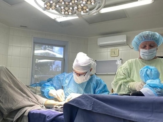 Кузбасские врачи провели сложную операцию пожилой пациентке с нестандартным переломом руки