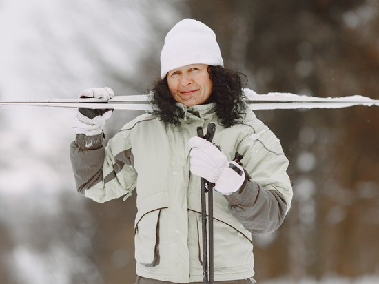 В Хакасии стартовали бесплатные лыжные занятия для жителей старше 55 лет
