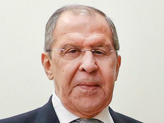 Лавров: Россия стремится отодвинуть украинские войска на безопасное расстояние
