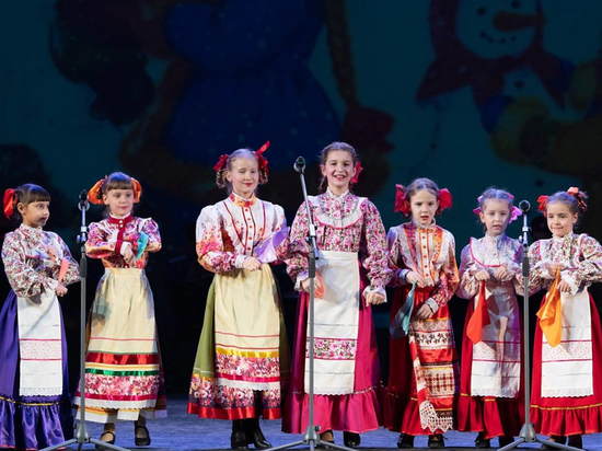 Липецкие «Казаки России» выступили с концертом в театре драмы