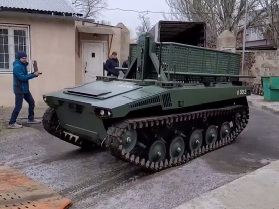 Рогозин показал видео с "охотниками на Леопардов" боевыми роботами "Маркер" в Донбассе
