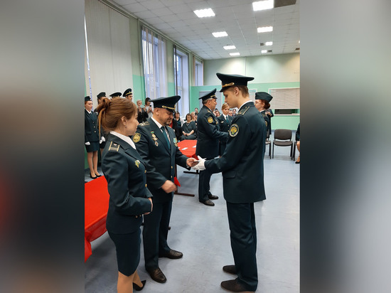 Первый в Заполярье кадетский таможенный класс открылся в Мурманске