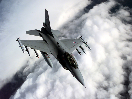 Global Times: Запад не передаст Украине истребители F-16 из-за страха эскалации
