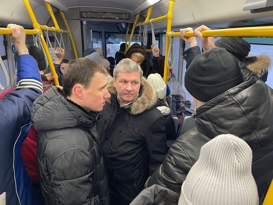 Мэр Архангельска стал автобусным блогером