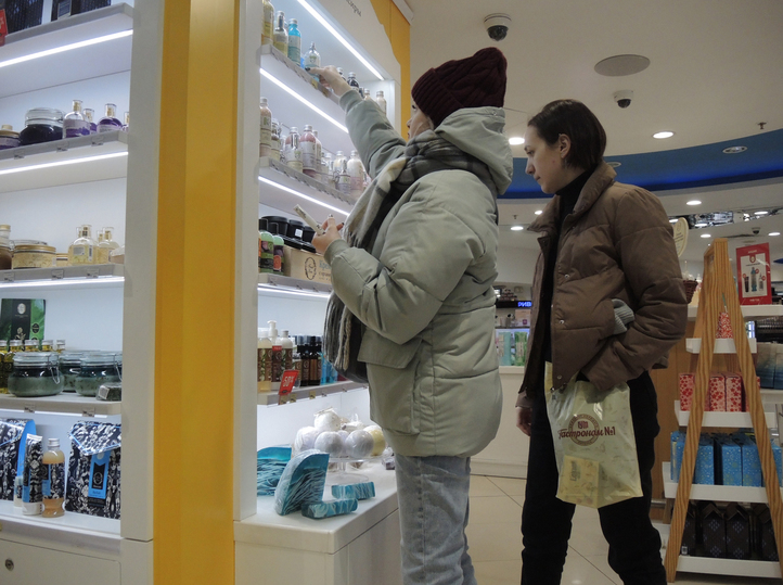 Рынок парфюмерии заполнили «отливанты»: пробирки по 2–10 миллилитров