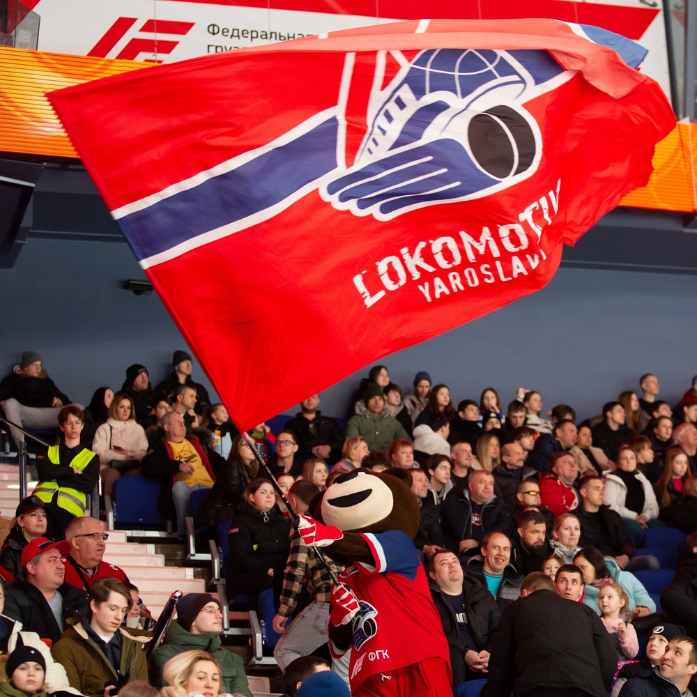 Match between Lokomotiv and Avtomobilist: spectators, emotions and hopes