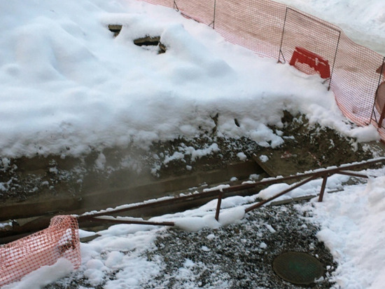 Стали известны причины появления опасной ямы на Оловозаводской в Новосибирске
