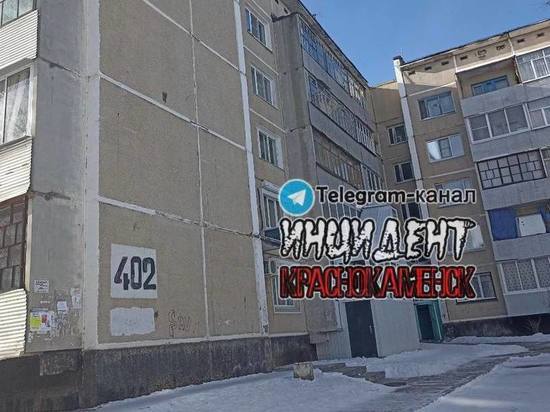 Мужчина погиб, упав с пятого этажа в Краснокаменске