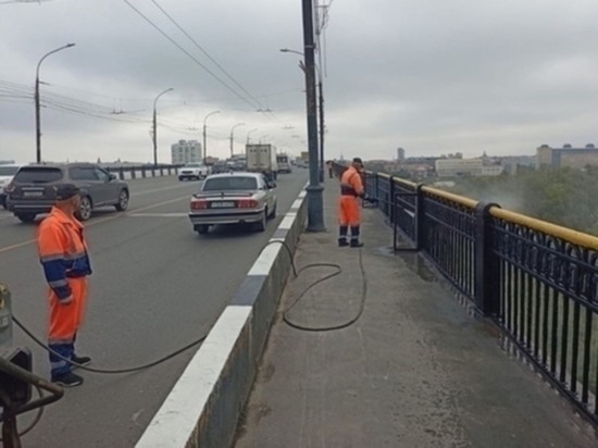 Автобусы продолжат ходить по частично перекрытому Ленинградскому мосту в Омске