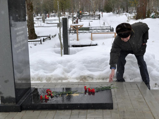 На Западном кладбище прошла акция, посвященная 80-й годовщине Сталинградской битвы