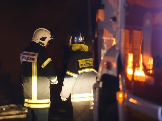 На севере Волгограда в пожаре пострадали люди