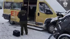На Сахалине автобус со школьниками попал в ДТП: видео с места