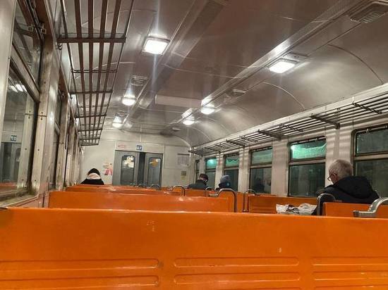 Житель Выборга попал под электричку и выжил