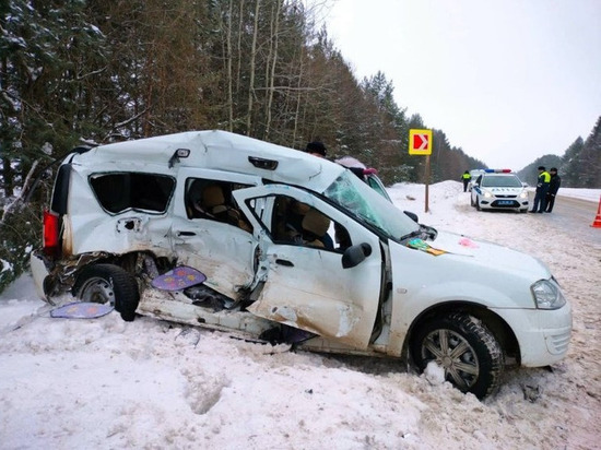 3 февраля на трассе Воткинск-Шаркан погиб водитель Лады Ларгуса в ДТП