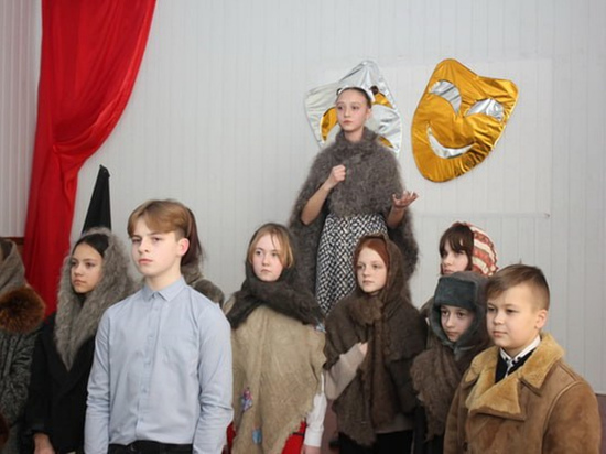 До конца года в каждой школе ДНР появятся театральные студии