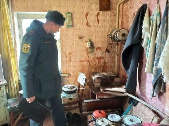В Курской области во время рейда спасатели обнаружили опасные электроприборы