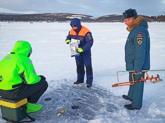 Заполярным рыбакам разрешили выход на лед