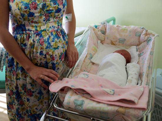 На подарки новорожденным в Заполярье потратят 20 млн рублей