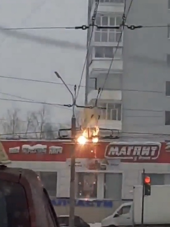 В Ярославле из-за загоревшихся проводов встали троллейбусы
