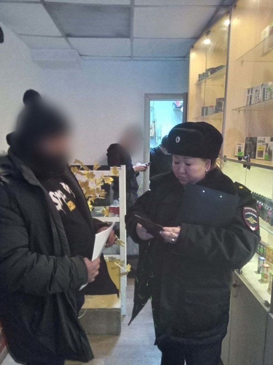 В Туве предпринимателю выписали штраф за продажу вейпа ребенку