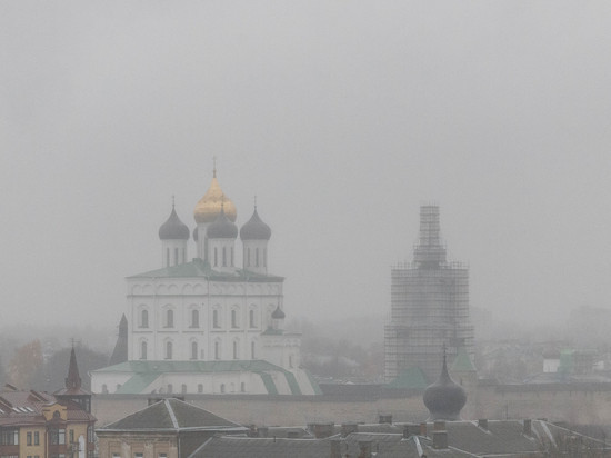Туман с видимостью менее 500 метров накрыл Псковскую область