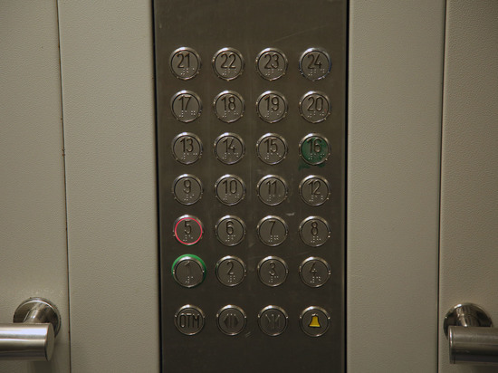 Лифт с пассажирами сорвался и резко затормозил в Мытищах