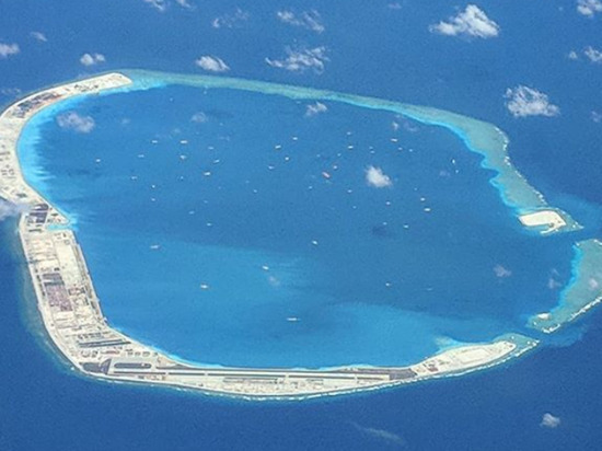 Филиппины обвинили Китай в преследовании их военного корабля в Южно-Китайском море