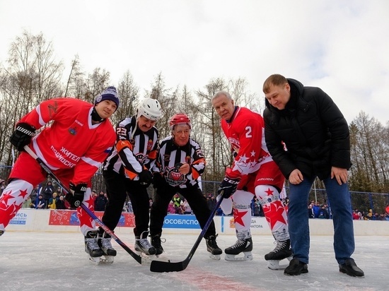 Жители Подмосковья впервые победили команду легенд хоккея