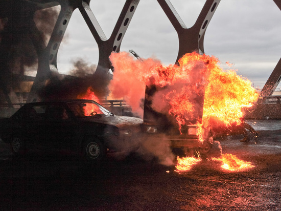 На ЗСД загорелся шведский автомобиль Volvo