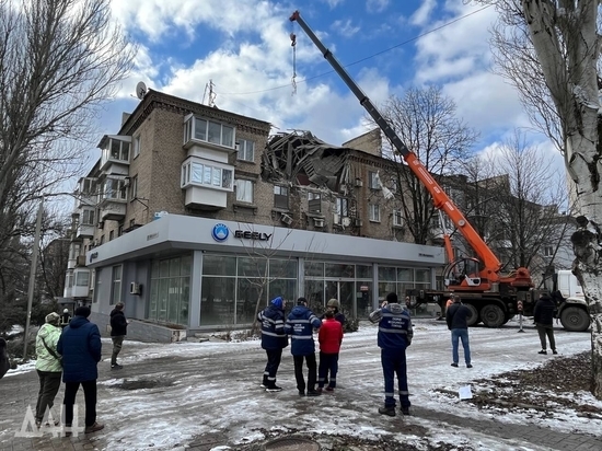 Тело третьего погибшего от обстрелов ВСУ обнаружили под завалами многоквартирного дома в Донецке