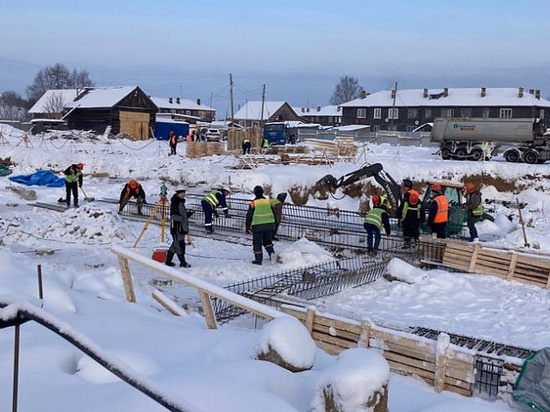 В поселке Оксовский Плесецкого округа продолжается строительство школы на 240 учеников