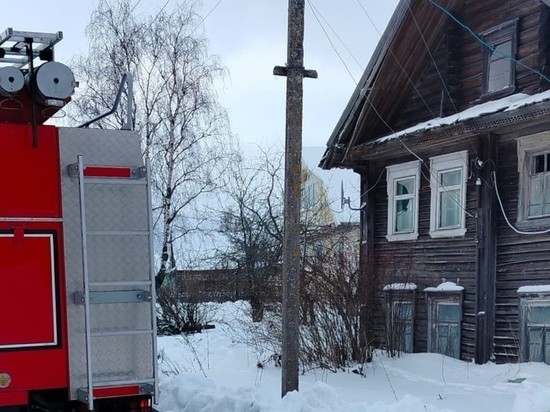 Пожар случился в жилом доме деревни Карелии Тахтасово 