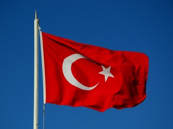 В Турции из-за землетрясения погибли 76 человек