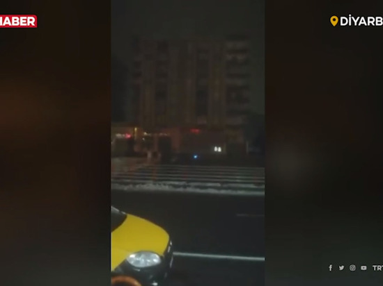 Появилось видео обрушения многоэтажки из-за землетрясения в Турции