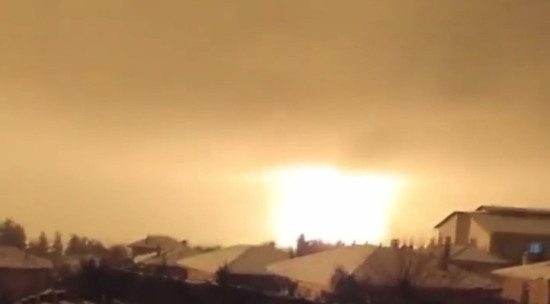 Столб огня до неба: видео пожара на турецком газопроводе после землетрясения