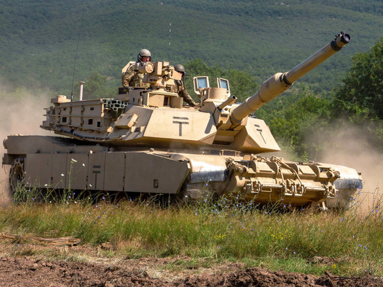 FT: США способны производить только 12 танков в месяц для Украины