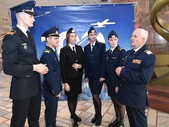 Александр Бурков рассказал, что комплектующие из Омска есть каждом гражданском самолете РФ