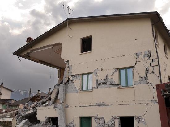 Эксперт объяснил причину сильных разрушений в Сирии после землетрясения