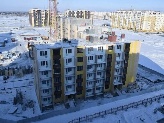 Омский губернатор оценил качество жилья в микрорайоне «Амурский-2»