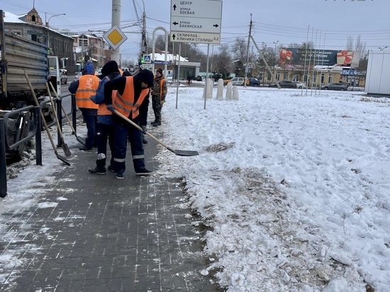 В Астрахани за выходные коммунальные службы вывезли 270 тонн снега