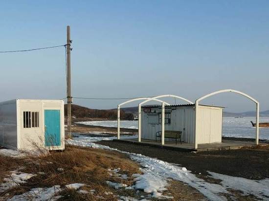 Теплый модуль установили на острове Рейнеке во Владивостоке