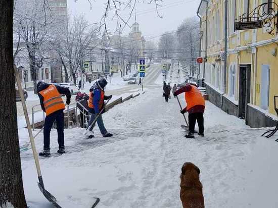Власти Ставрополя: коммунальщики убирают снег круглосуточно