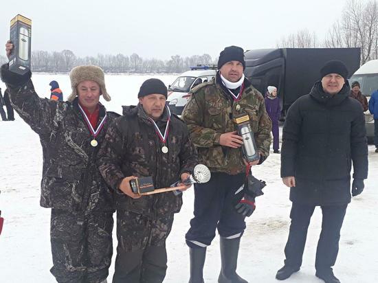 Работники Мособлпожспас приняли участие в соревнованиях по зимней рыбалке