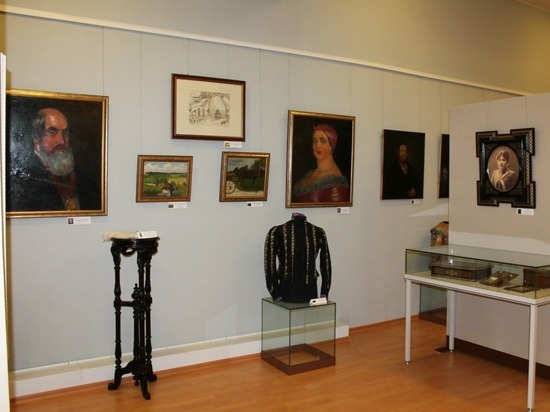 В костромском музее-заповеднике «Щелыково» открылась выставка предметов времен  Островского