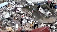 В Турции разбирают завалы после мощного землетрясения: видео