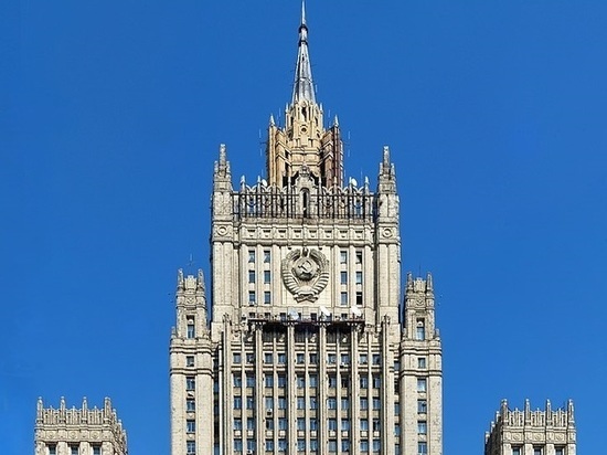  Посольству США передали ноту с требованием не вмешиваться в дела России