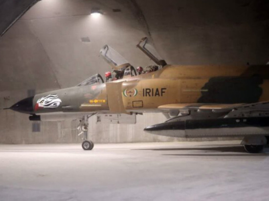 Иран ввел в строй подземную базу ВВС