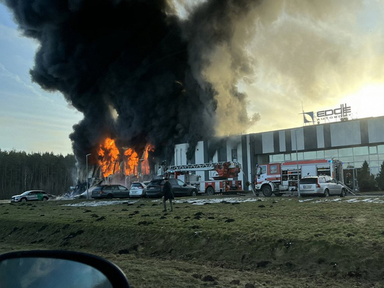 В Латвии загорелся завод, поставлявший Украине беспилотники