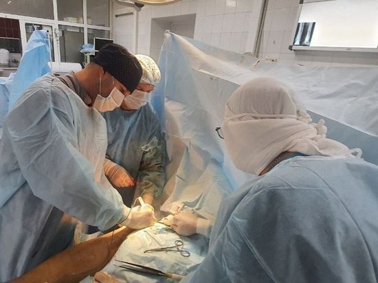 Медики ДНР провели сложную операцию ребенку с осколком снаряда в позвоночнике